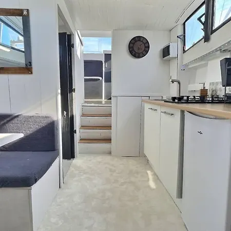 Ma Nuit Insolite Sur Un Bateau Botel Valence (Drome)